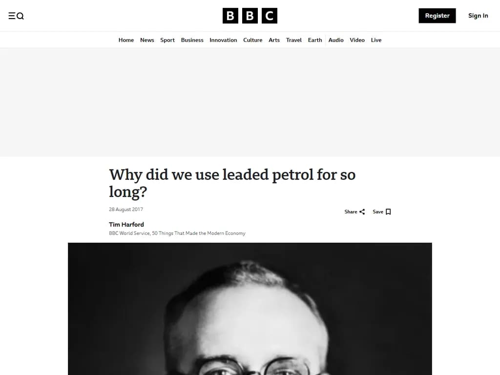 **なぜ長い間鉛入りガソリンを使い続けたのか？（2017）**

四エチルリード（TEL）は、20世紀初頭から汽油に抗ノック添加剤として使用されてきました。技術者は、鉛を加えることでオクタン価が上がり、エンジンの効率が向上しノッキングが減少することを発見しました。当時ほとんどの車両は低圧縮比であったため、そのメリットは限定的でしたが、それでも重要なものでした。

**長期使用の主な理由**

- **技術的慣性** – 初期の自動車技術はTELに依存しており、燃料配合を変えるにはエンジン設計の再構築が必要で、多くのメーカーはそれを避けました。  
- **経済的要因** – 鉛は安価かつ豊富であり、代替添加剤の開発コストは数十年にわたって実際の利益よりも高いと見なされていました。  
- **規制遅延** – 環境・健康規制は、鉛曝露が神経障害や大気汚染につながる科学的証拠に追いつくまで時間がかかりました。  
- **業界ロビー活動** – 強力な燃料添加剤企業が「不要」な規制と称して厳格化を妨害しました。

**転換点**

1. **健康研究（1960年代–1970年代）** – ガソリン排気による環境鉛濃度が子どもの認知機能低下や心血管疾患増加と結びつくことを示すデータが蓄積。  
2. **カリフォルニア州のフェーズアウト（1978年）** – TEL禁止を先導した主要市場であり、他州も追随しました。  
3. **国際協定** – 1995年モントリオール議定書には2000年までに世界的に鉛入り燃料を廃止する条項が盛り込まれました。

**現在の状況**

ほぼすべての国で鉛入りガソリンは完全禁止され、残るわずかな例は航空燃料など特定用途に限られます。高圧縮比と改良素材を備えた現代エンジンではノック防止に鉛が不要となり、業界はこの有害添加剤から脱却しています。