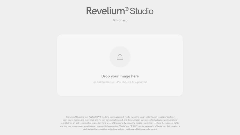 単一画像を深度情報付きでナビゲート可能な3 Dガウス・スプラットへ変換する

--- 

**Explanation in Japanese**

- **単一画像**：1枚の画像
- **深度情報付き**：奥行き（depth）データが含まれる
- **ナビゲート可能**：ユーザーが自由に移動・回転できるインタラクティブな3 D表示
- **ガウス・スプラット**：Gaussian Splatting 技術を用いて表現された3 Dポイント群

このプロセスでは、元の2 D画像から深度マップを推定し、その情報を使って各ピクセルを3 D空間上にガウシアン分布として配置します。結果として得られるモデルは、視点を変えるとリアルタイムで再レンダリングされるインタラクティブな3 Dオブジェクトとなります。