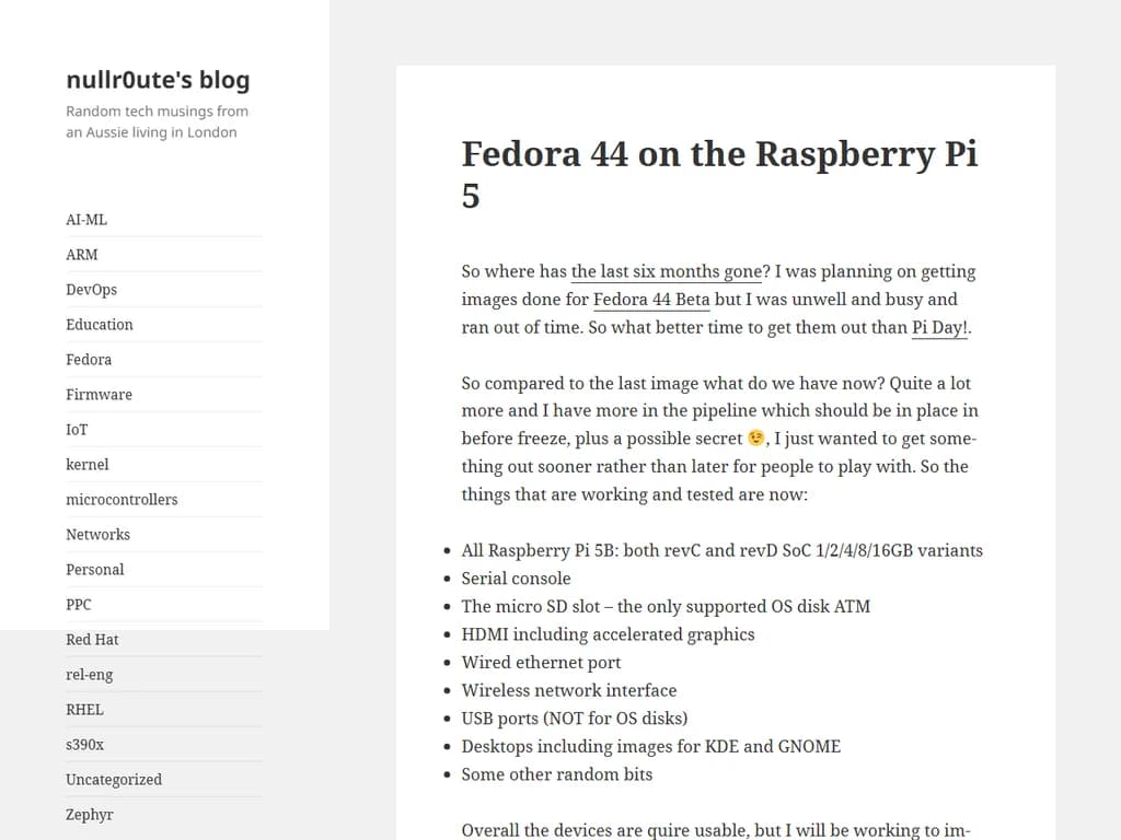 Raspberry Pi 5 上で動作する Fedora 44